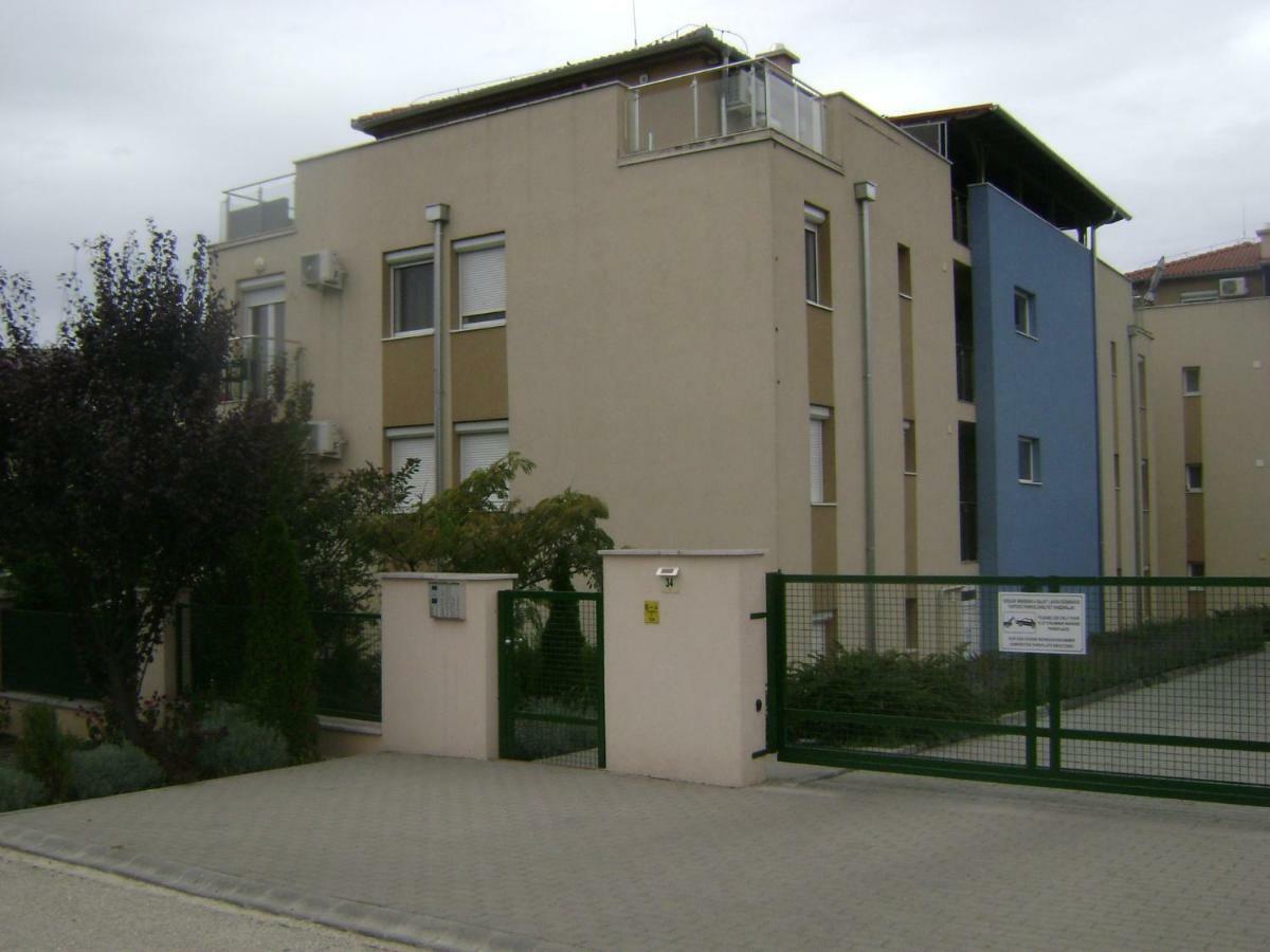 Zoeldlomb Apartman Шиофок Экстерьер фото